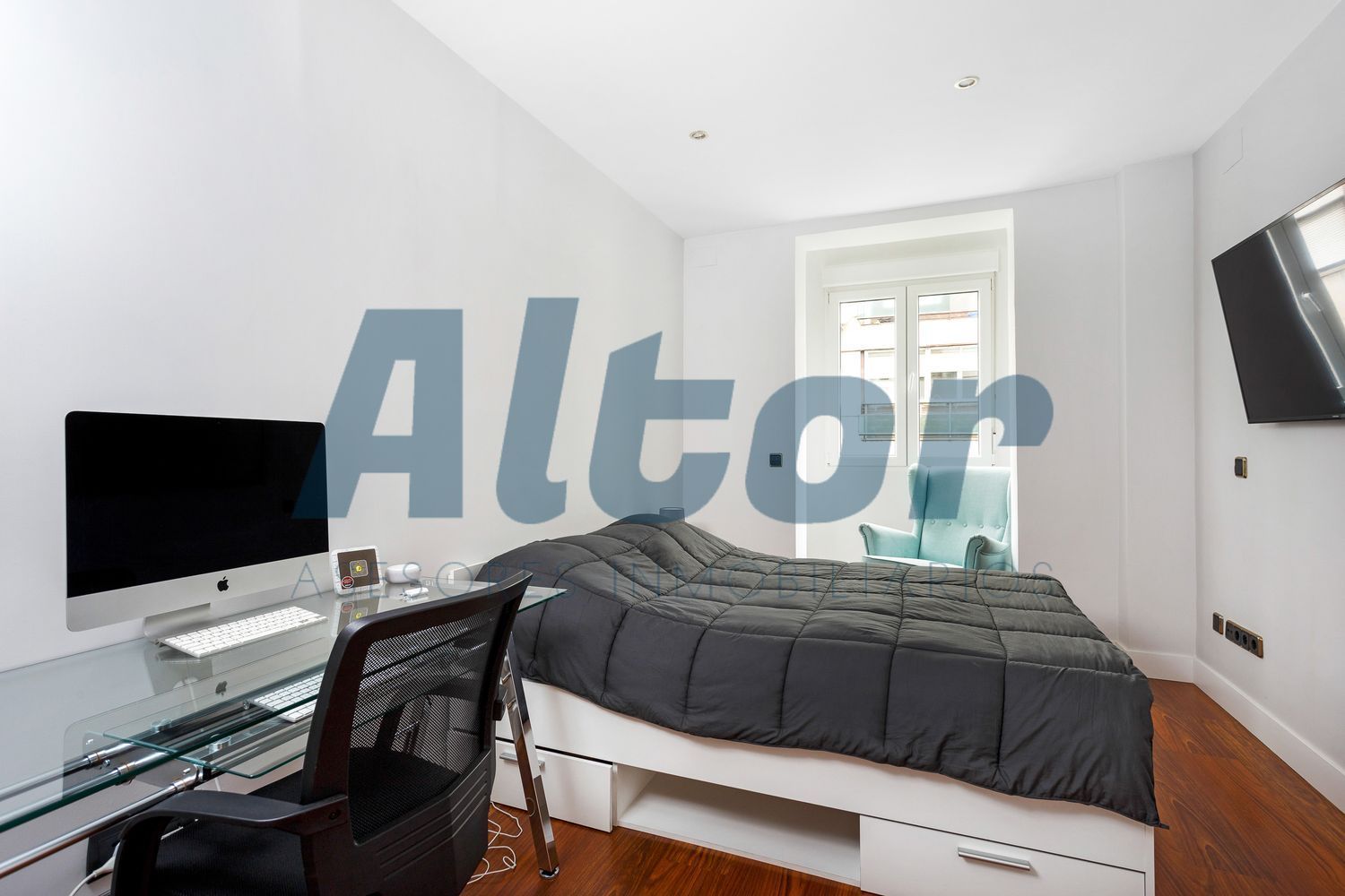 Bedroom of Flat to rent in  Madrid Capital  with Air Conditioner and Heating