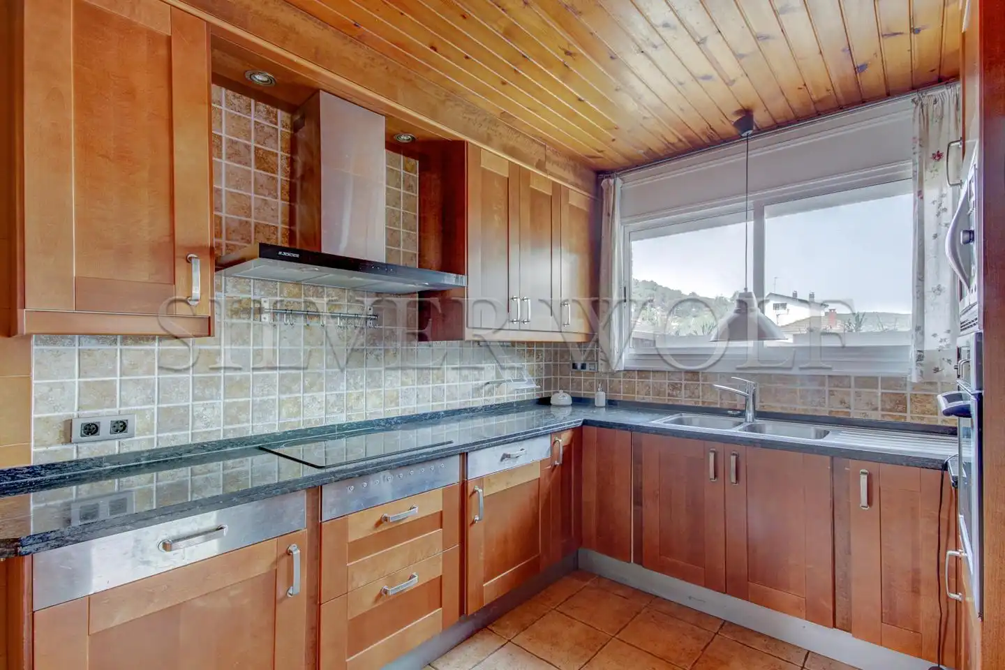 Cocina de Casa o chalet en venta en Vallirana con Calefacción, Jardín privado y Terraza