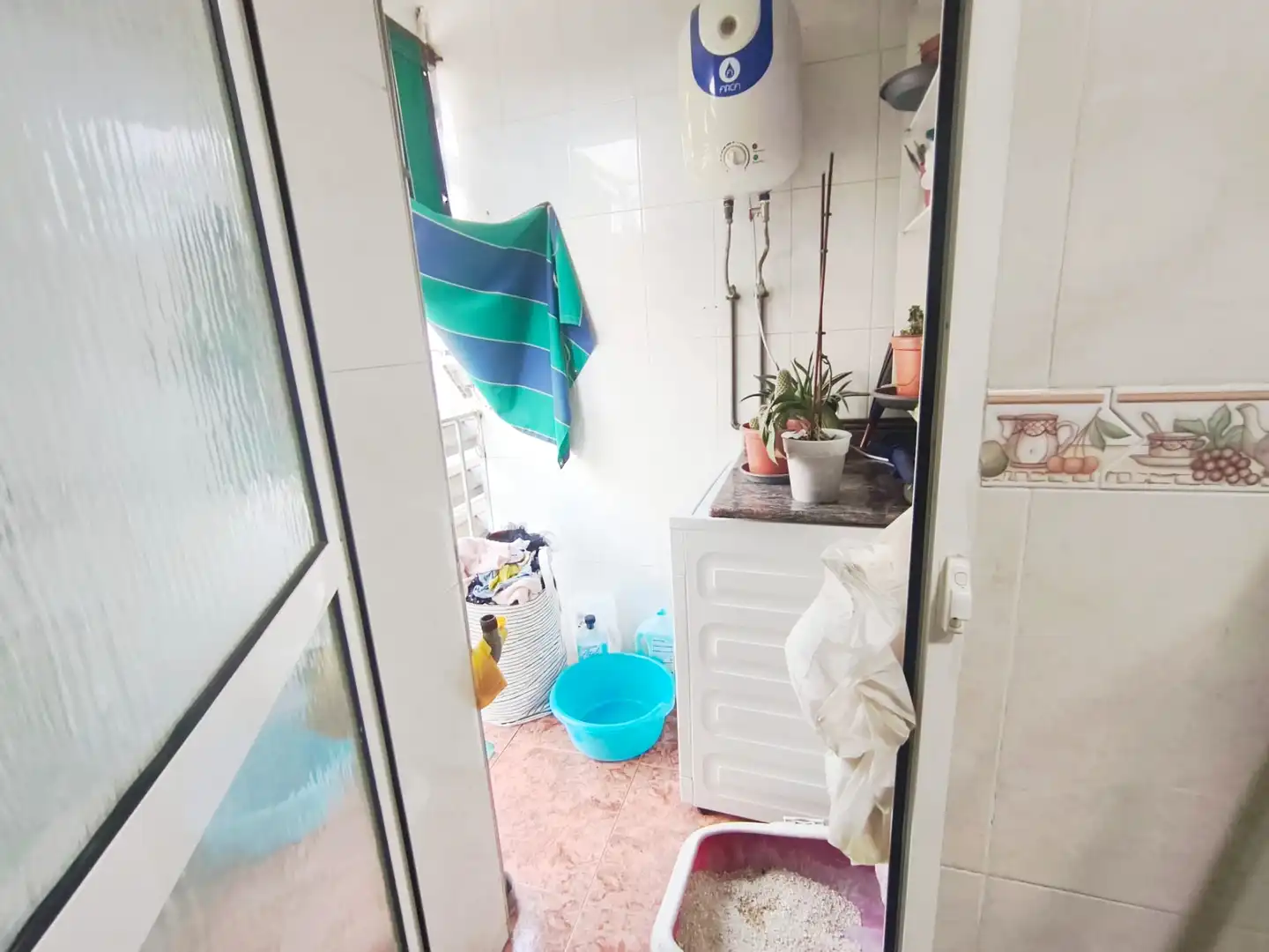 Baño de Piso en venta en Valencia con Horno y Lavadora