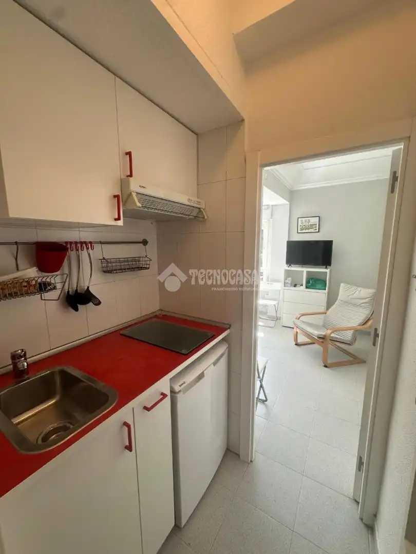 Cocina de Estudio de alquiler en Madrid con Aire acondicionado