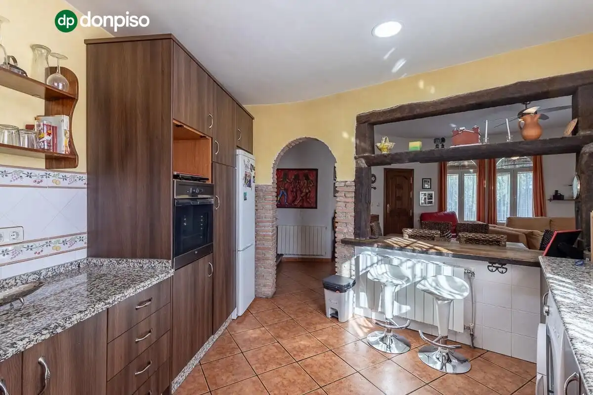 Chalet con piscina en venta en Calle del Arache 5, imagen 12