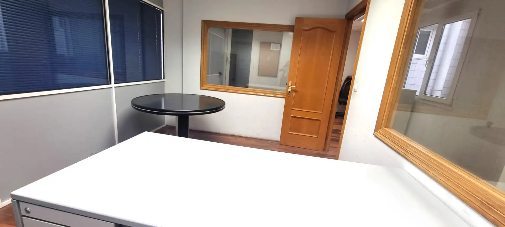 Schlafzimmer von Büro zum Verkauf in Bilbao  mit Klimaanlage, Heizung und Terrasse
