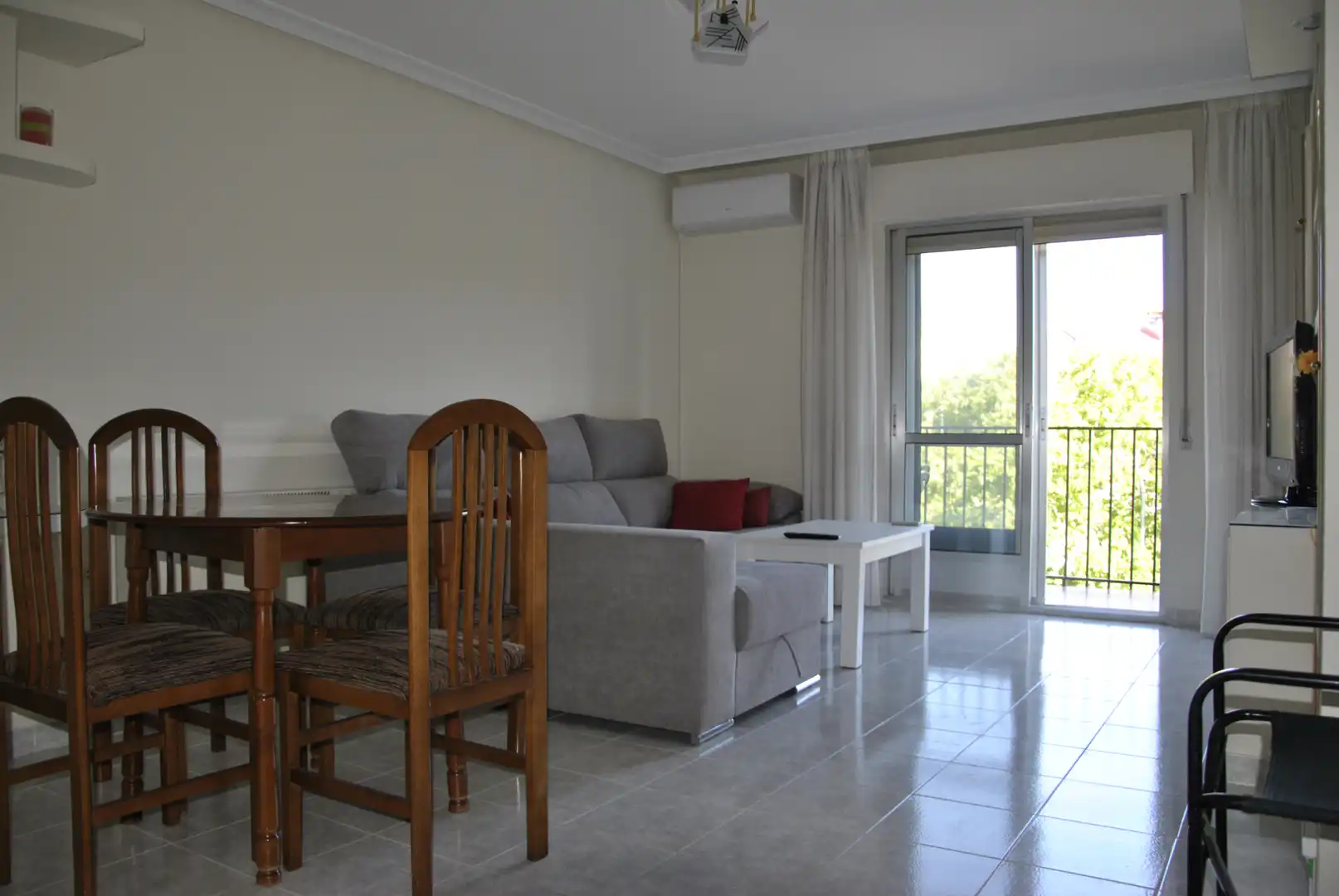 Wohnzimmer von Wohnung zur Miete in Plasencia mit Klimaanlage, Heizung und Terrasse