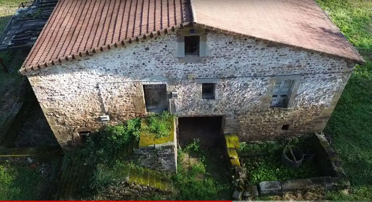 Außenansicht von Country house zum Verkauf in Santa María de Cayón