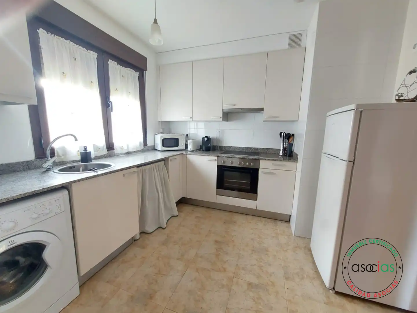 Cuina de Casa o xalet en venda en Parres amb Calefacció, Jardí privat i Terrassa