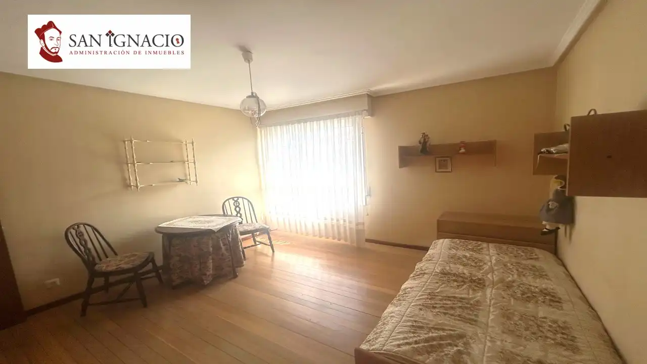 Habitación de Piso en venta en Villarcayo de Merindad de Castilla la Vieja con Amueblado y Balcón