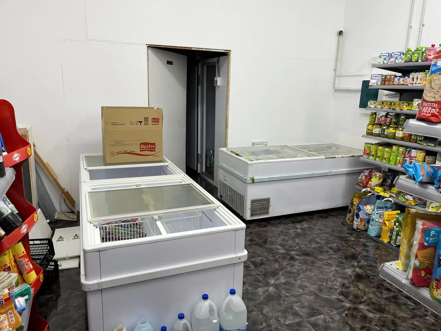 Local en traspaso en Los Realejos con Amueblado