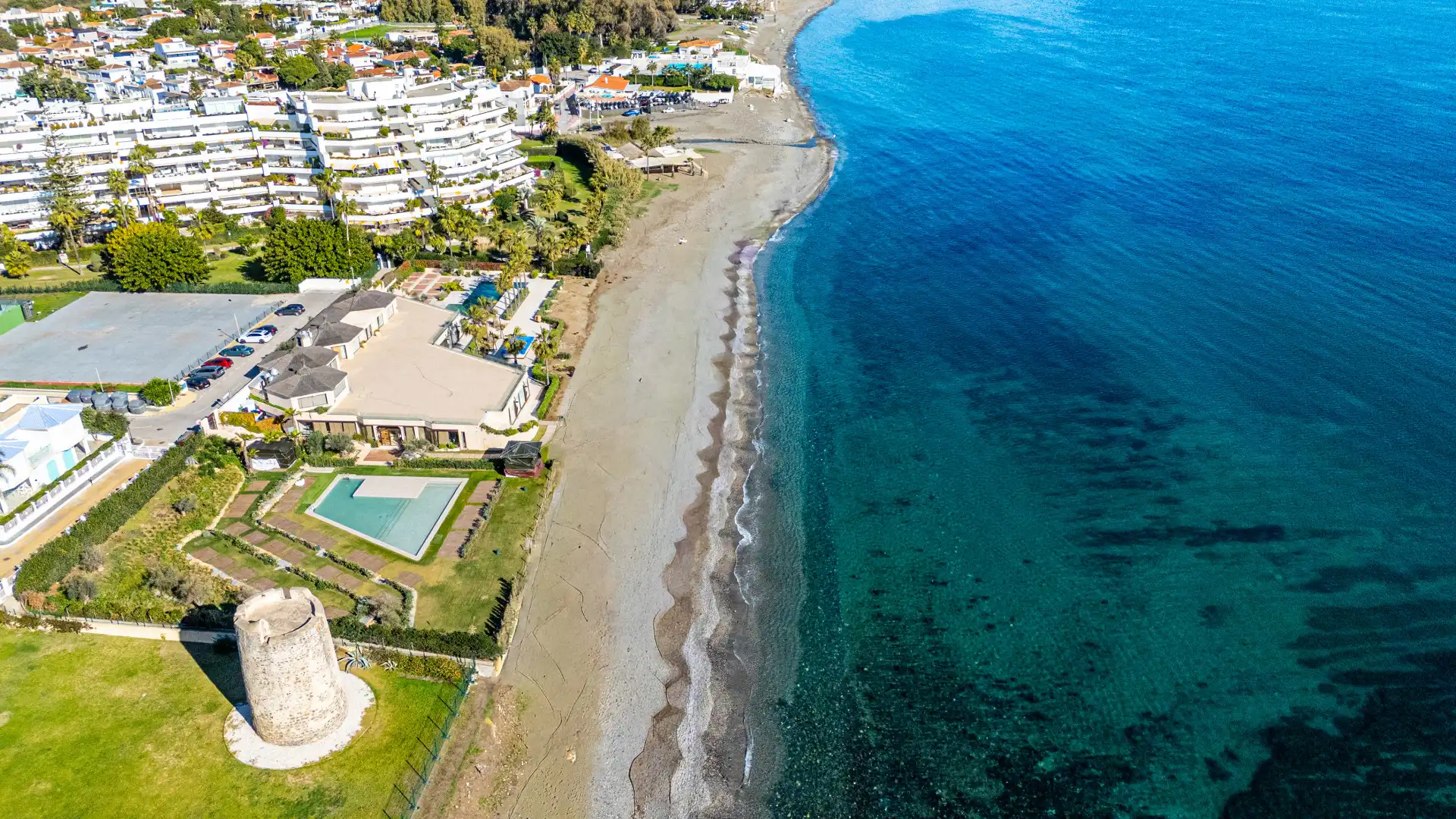 Vista exterior de Apartament en venda en Marbella amb Calefacció, Terrassa i Piscina