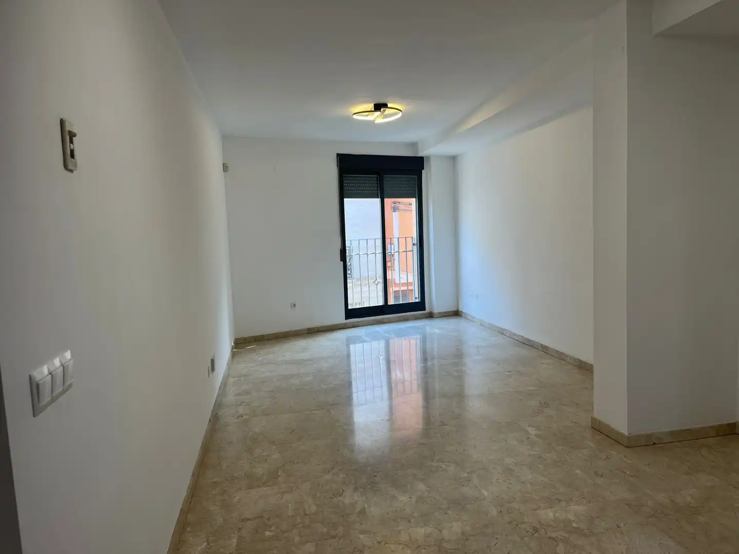 Flat for rent in Alcàsser  with Air Conditioner, Oven and Balcony
