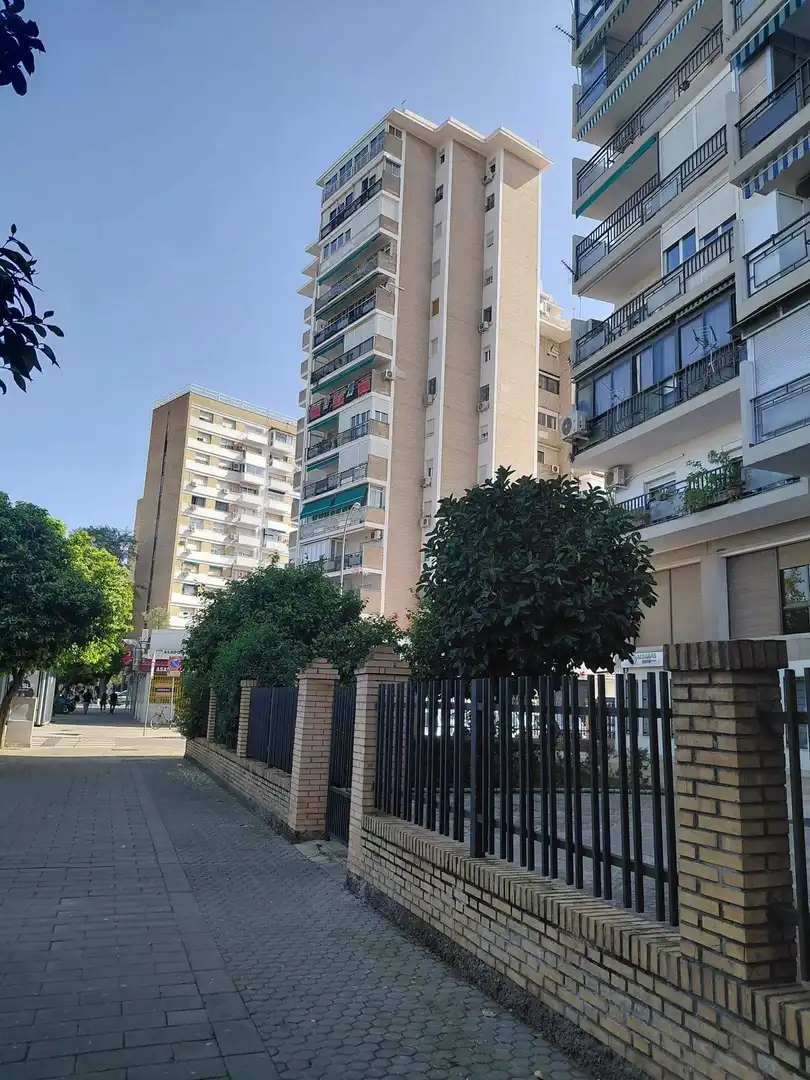 Exterior view of Flat for sale in Sevilla  with Air Conditioner, Heating and Terrace
