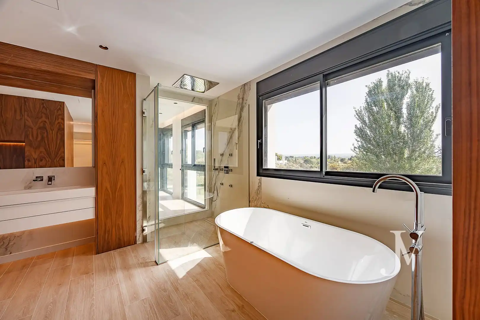 Badezimmer von Haus oder Chalet zum Verkauf in Ciudalcampo mit Klimaanlage, Heizung und Privatgarten
