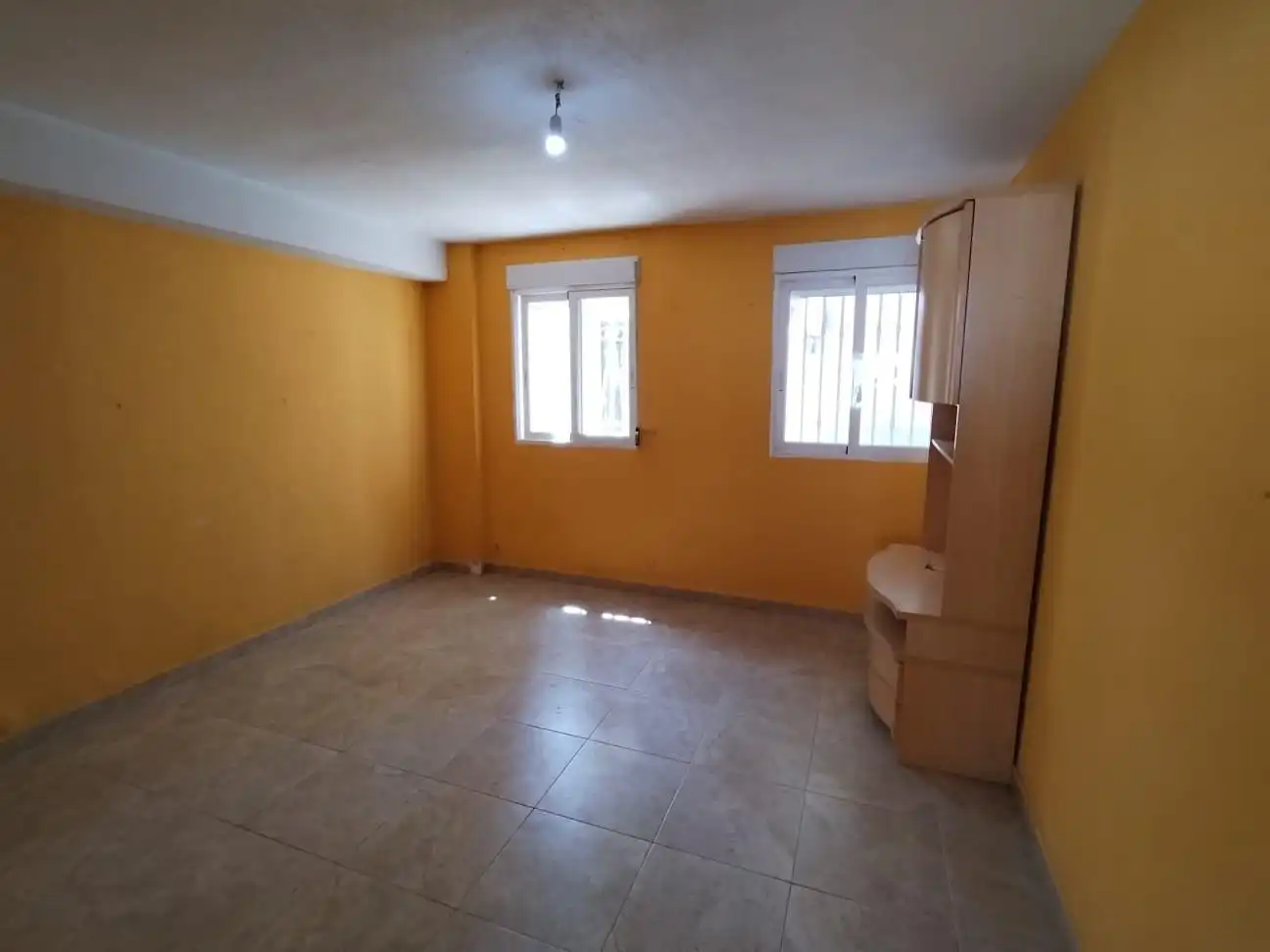 Habitación de Apartamento en venta en Benidorm con Jardín privado, Terraza y Piscina comunitaria
