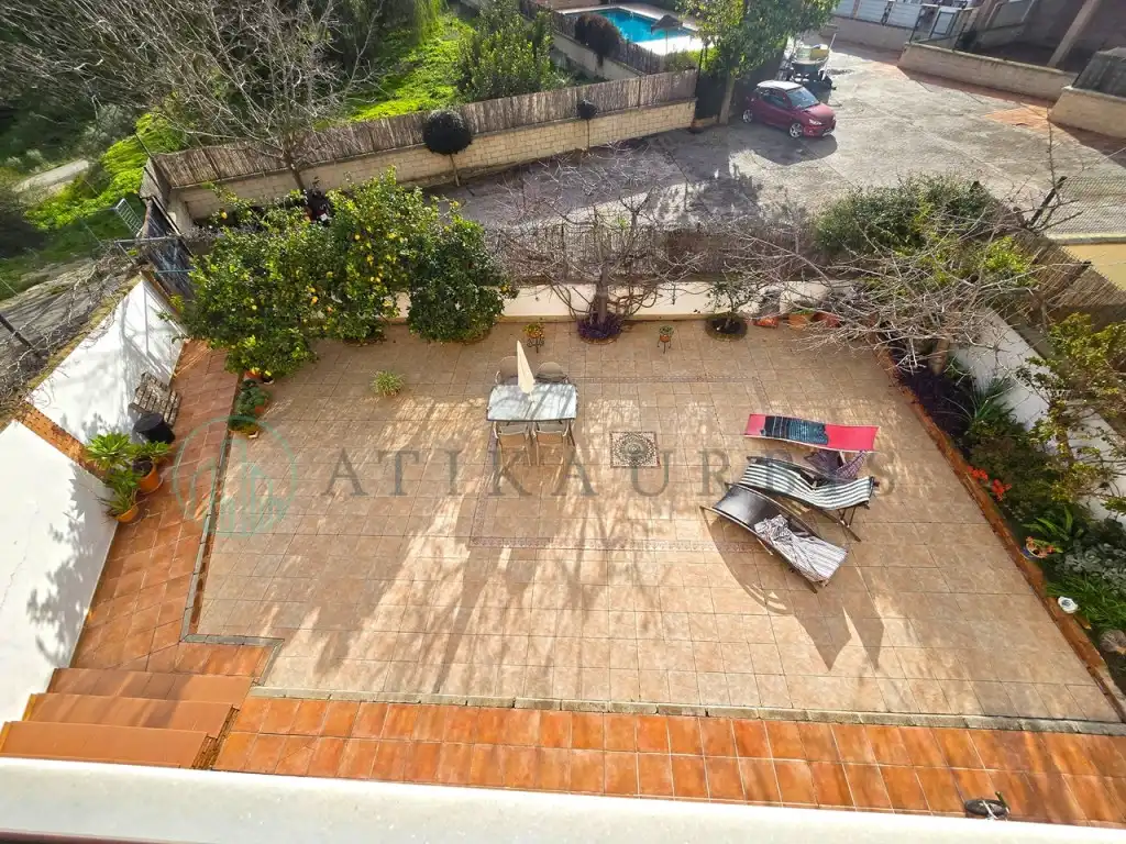 Terrassa de Casa adosada en venda en Colmenar amb Aire condicionat, Terrassa i Piscina