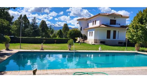 Venta de villa espaciosa en Baza