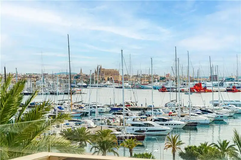 Außenansicht von Wohnung zum Verkauf in  Palma de Mallorca mit Klimaanlage und Terrasse