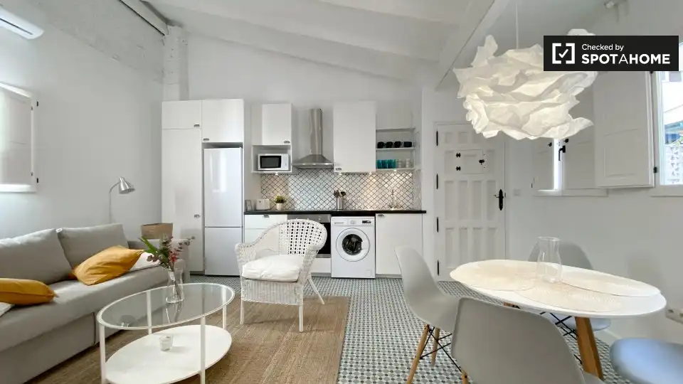Kitchen of Flat for rent in Valencia  with Air Conditioner, Heating and Furnished
