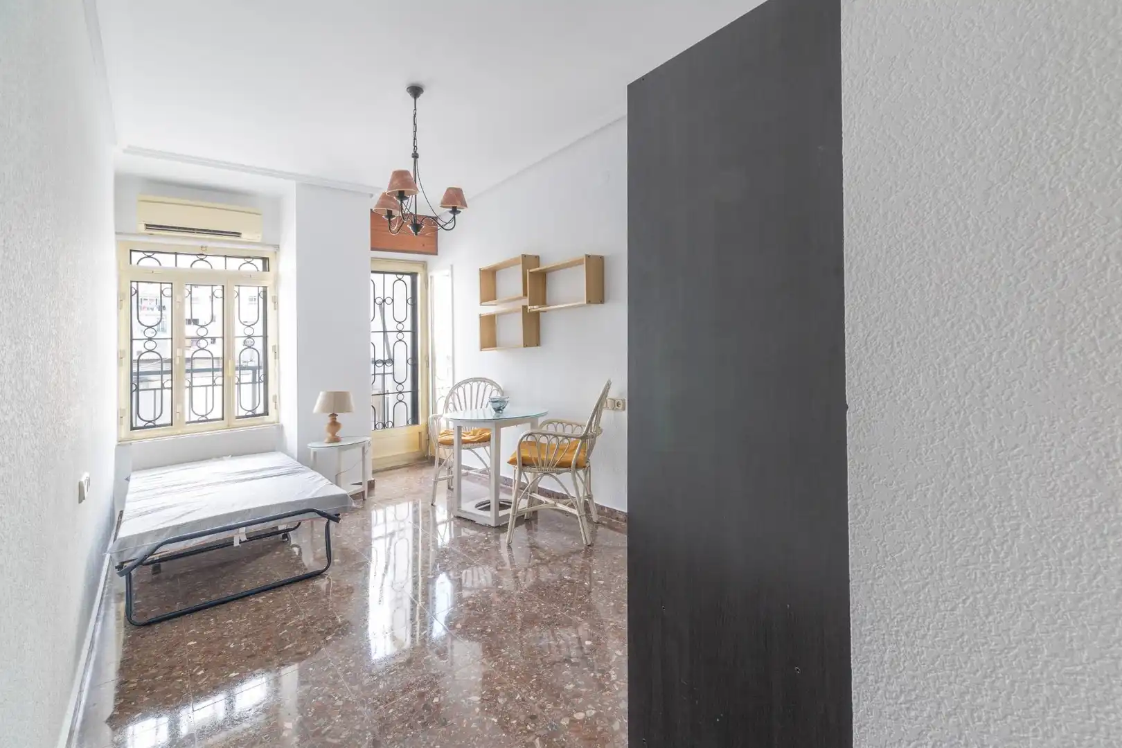 Schlafzimmer von Wohnung zum Verkauf in Valencia mit Klimaanlage