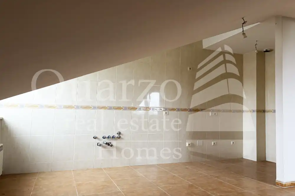 Baño de Piso en venta en Hontanares de Eresma con Aire acondicionado y Trastero