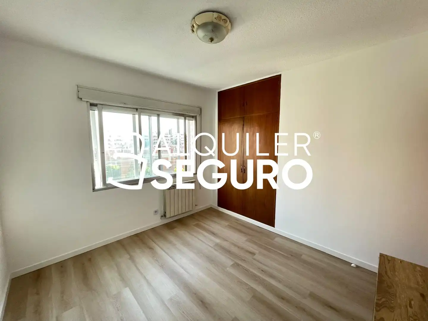 Schlafzimmer von Wohnung zur Miete in Madrid mit Heizung, Abstellraum und Möbliert
