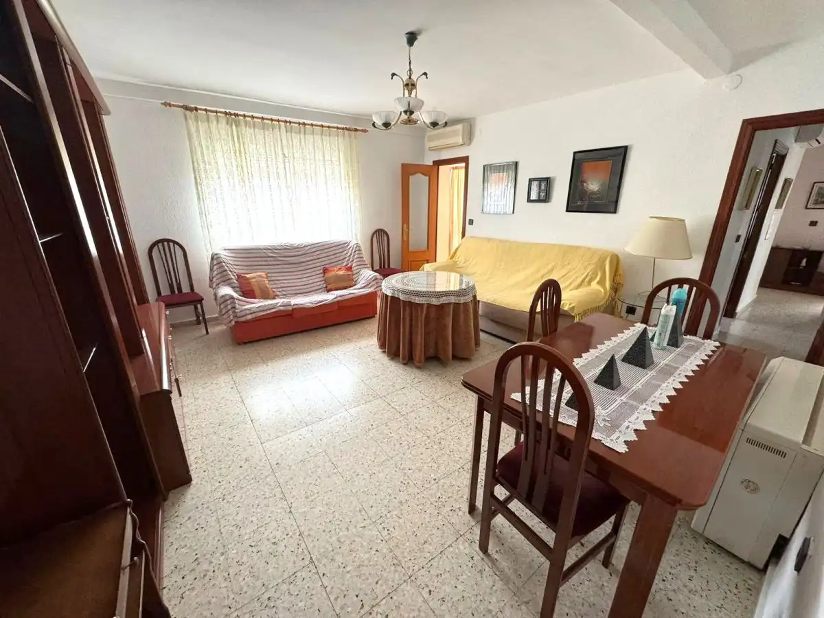 Sala d'estar de Casa o xalet en venda en Almuradiel amb Aire condicionat, Calefacció i Terrassa