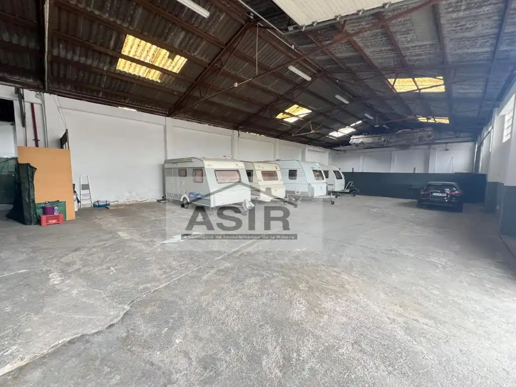 Vista exterior de Nave industrial en venta en Corbera