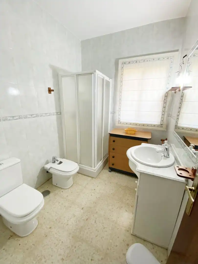 Baño de Casa o chalet en venta en Valverde del Camino con Calefacción, Piscina y Amueblado