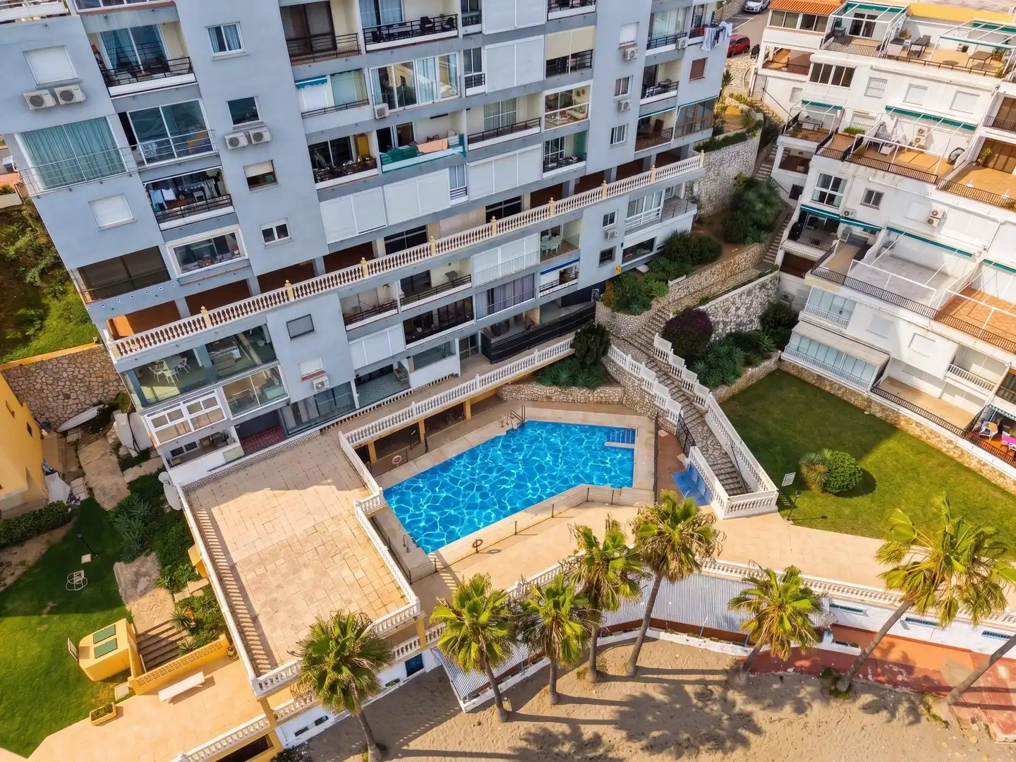 Schwimmbecken von Wohnungen zum Verkauf in Benalmádena mit Privatgarten, Terrasse und Abstellraum