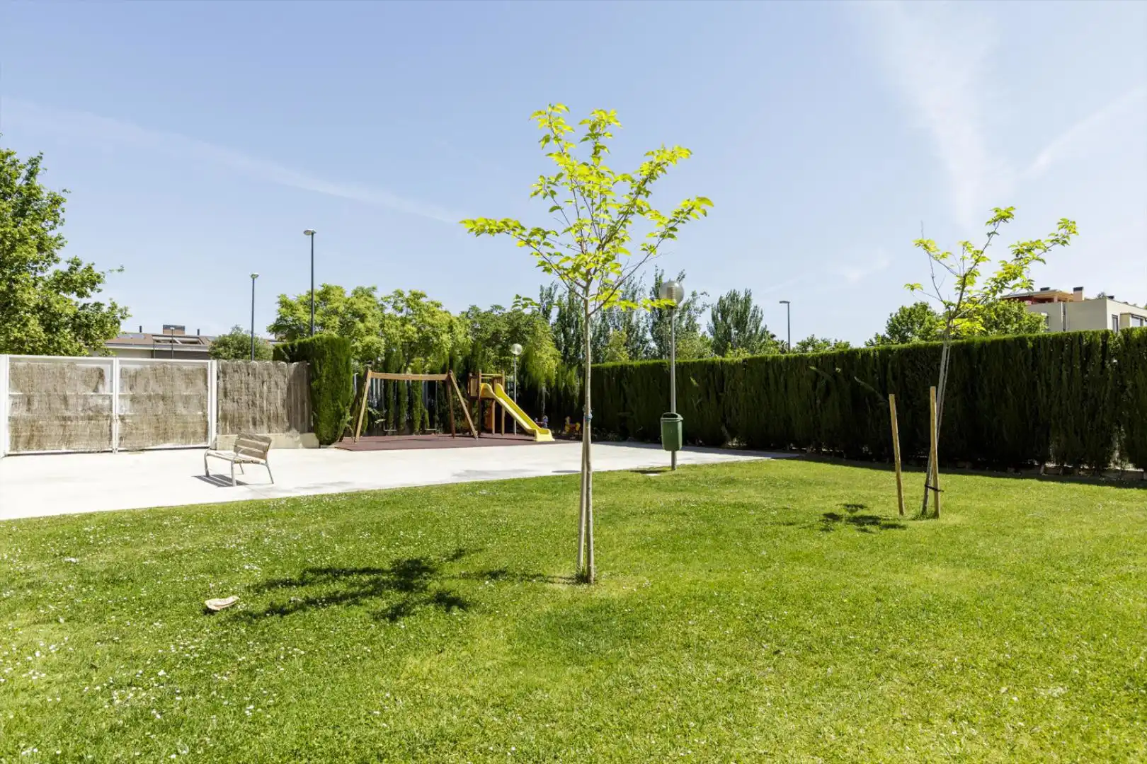Jardín de Piso en venta en Zaragoza con Terraza, Trastero y Piscina