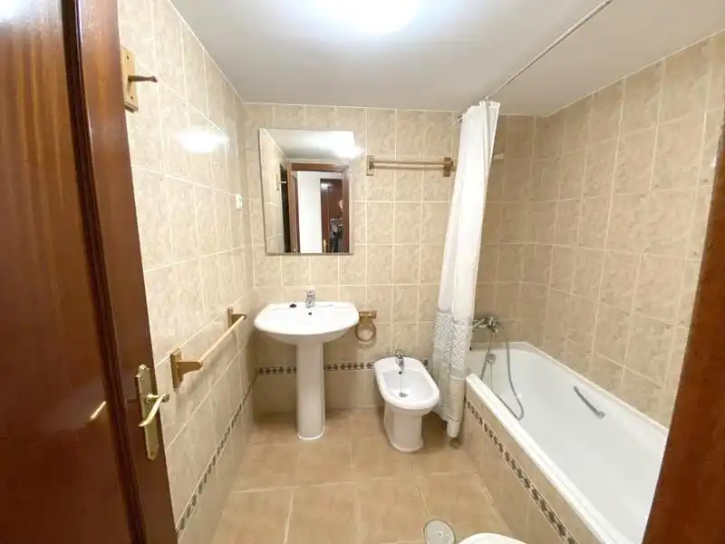Bany de Pis en venda en Málaga amb Aire condicionat, Calefacció i Jardí privat