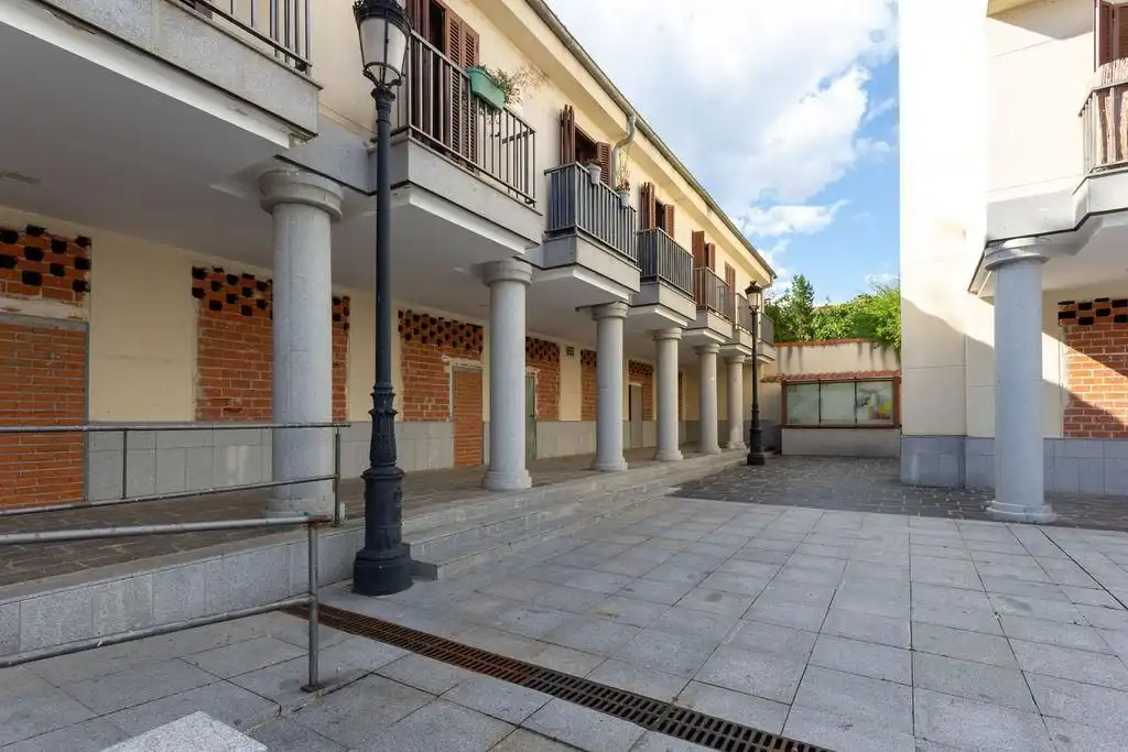 Vista exterior de Local en venta en Venturada