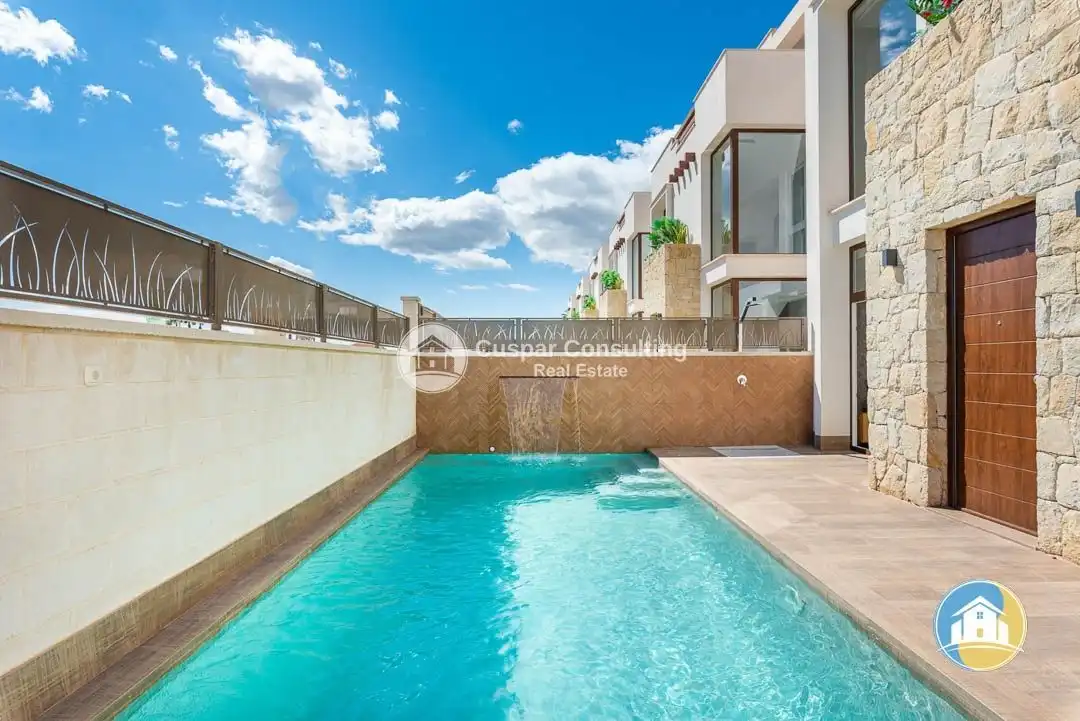 Chalet con piscina en venta en La Herrada, imagen 3