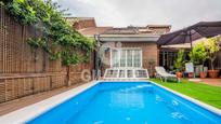 Garden of Single-family semi-detached for sale in  Madrid Capital  with Air Conditioner and Swimming Pool