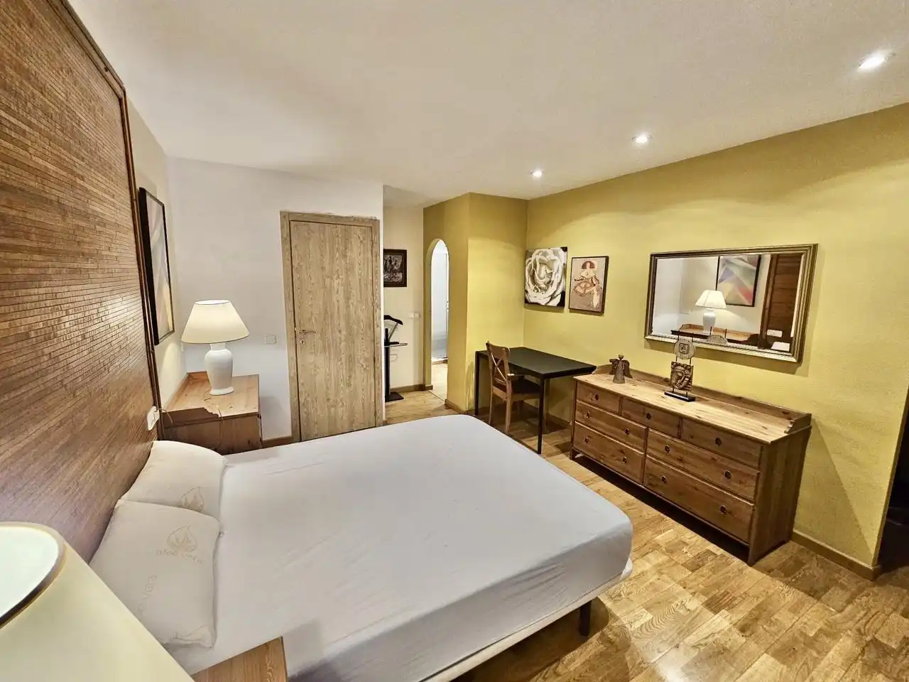 Room in Aragón, Marquès de Fontsanta