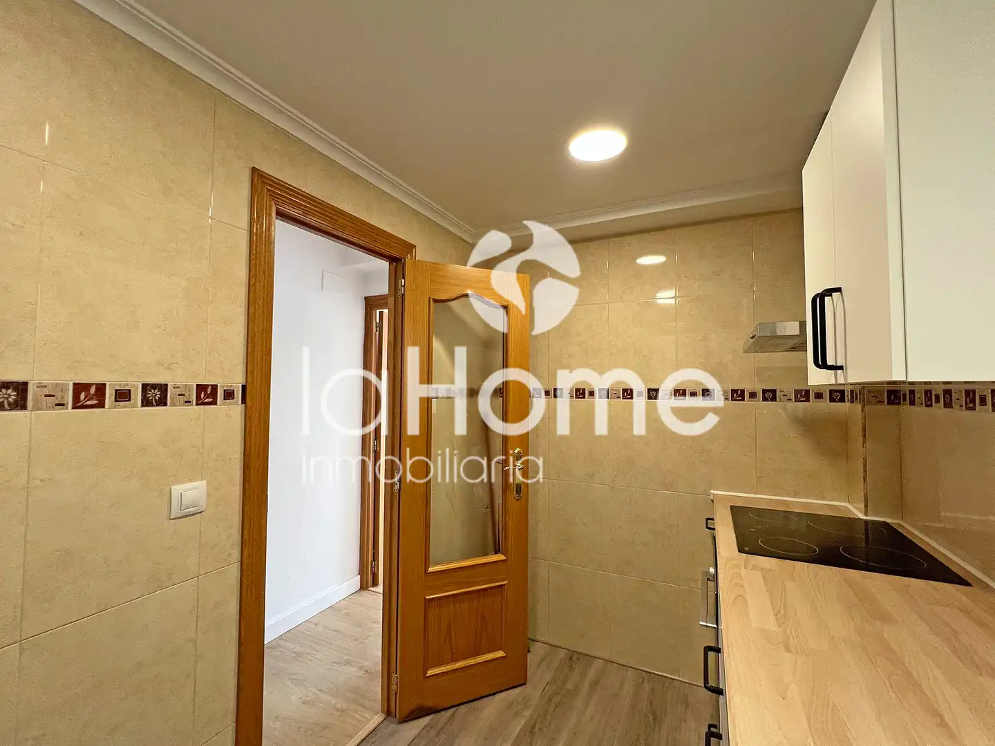 Kitchen of Flat for sale in Paterna  with Air Conditioner, Parquet flooring and Terrace