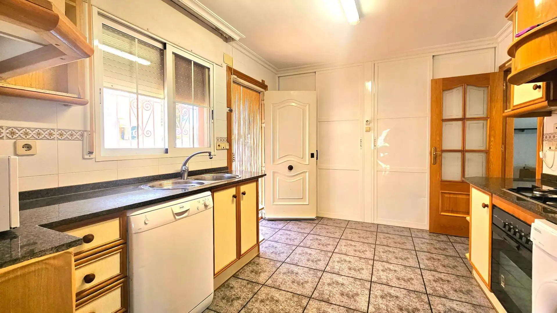 Cocina de Casa o chalet en venta en Cartagena con Aire acondicionado, Jardín privado y Piscina