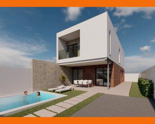 Casa adosada en venda en Sagunto / Sagunt amb Aire condicionat, Calefacció i Jardí privat