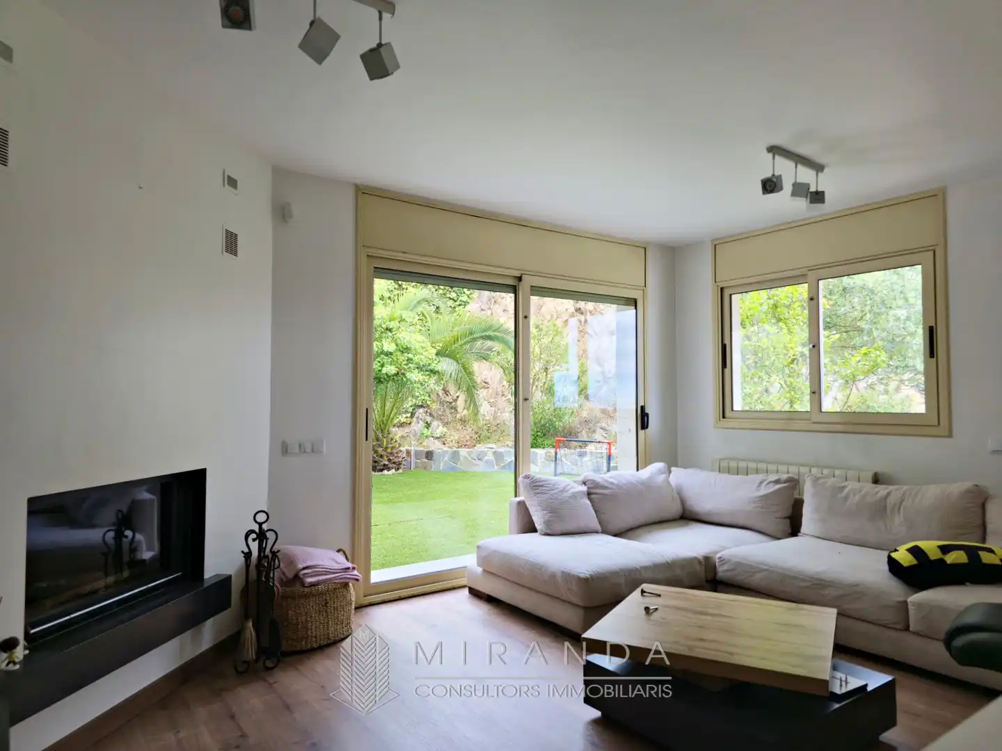 Sala de estar de Casa o chalet en venta en Vallromanes con Aire acondicionado, Calefacción y Jardín privado
