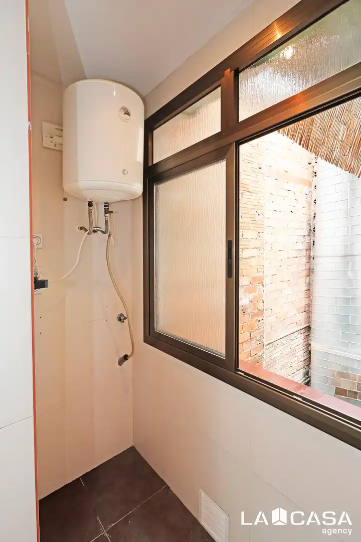 Bathroom of Attic for sale in L'Hospitalet de Llobregat  with Balcony
