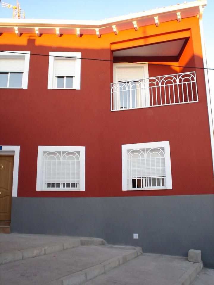 Vista exterior de Casa o chalet en venta en Saelices con Calefacción y Amueblado