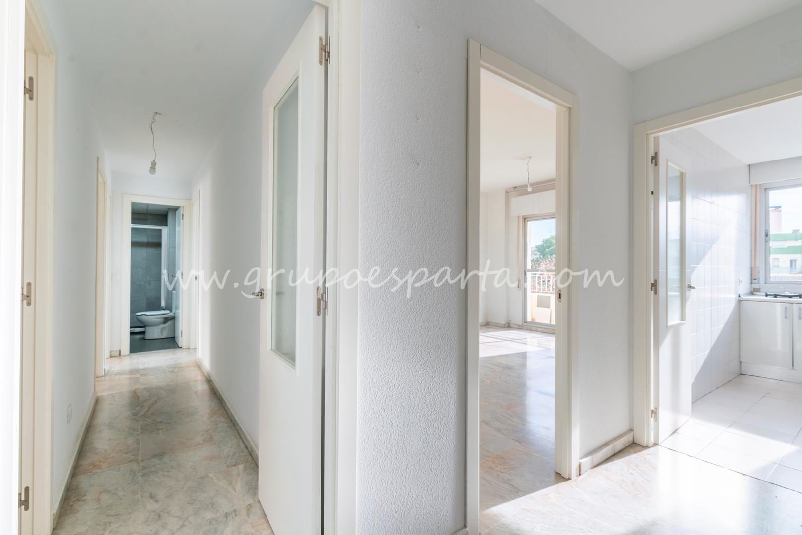 Piso en venta en  Sevilla Capital con Aire acondicionado y Balcón