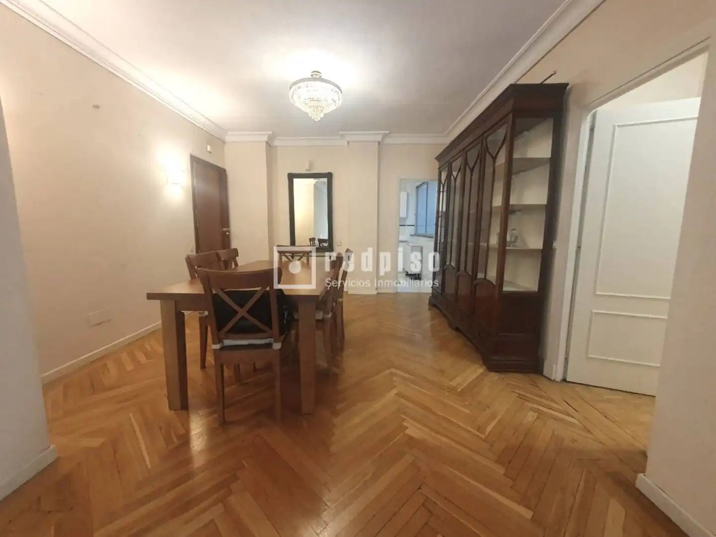 Flat with pool to rent in Chamartín