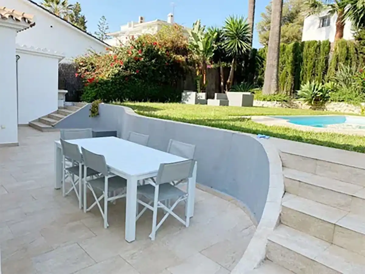 Terrassa de Casa adosada en venda en Marbella amb Aire condicionat, Calefacció i Jardí privat