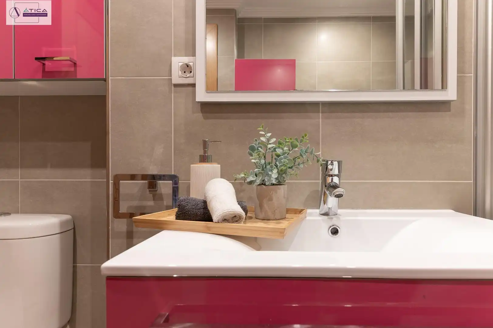 Baño de Ático en venta en Santander con Calefacción, Jardín privado y Parquet