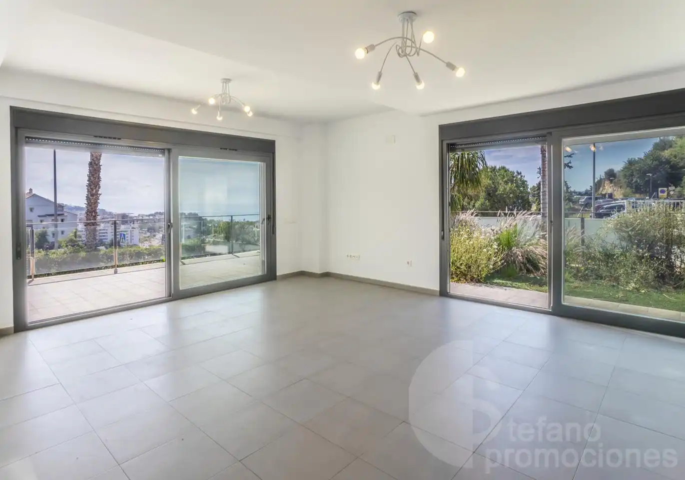 Vista exterior de Casa adosada en venta en Málaga con Aire acondicionado, Calefacción y Jardín privado