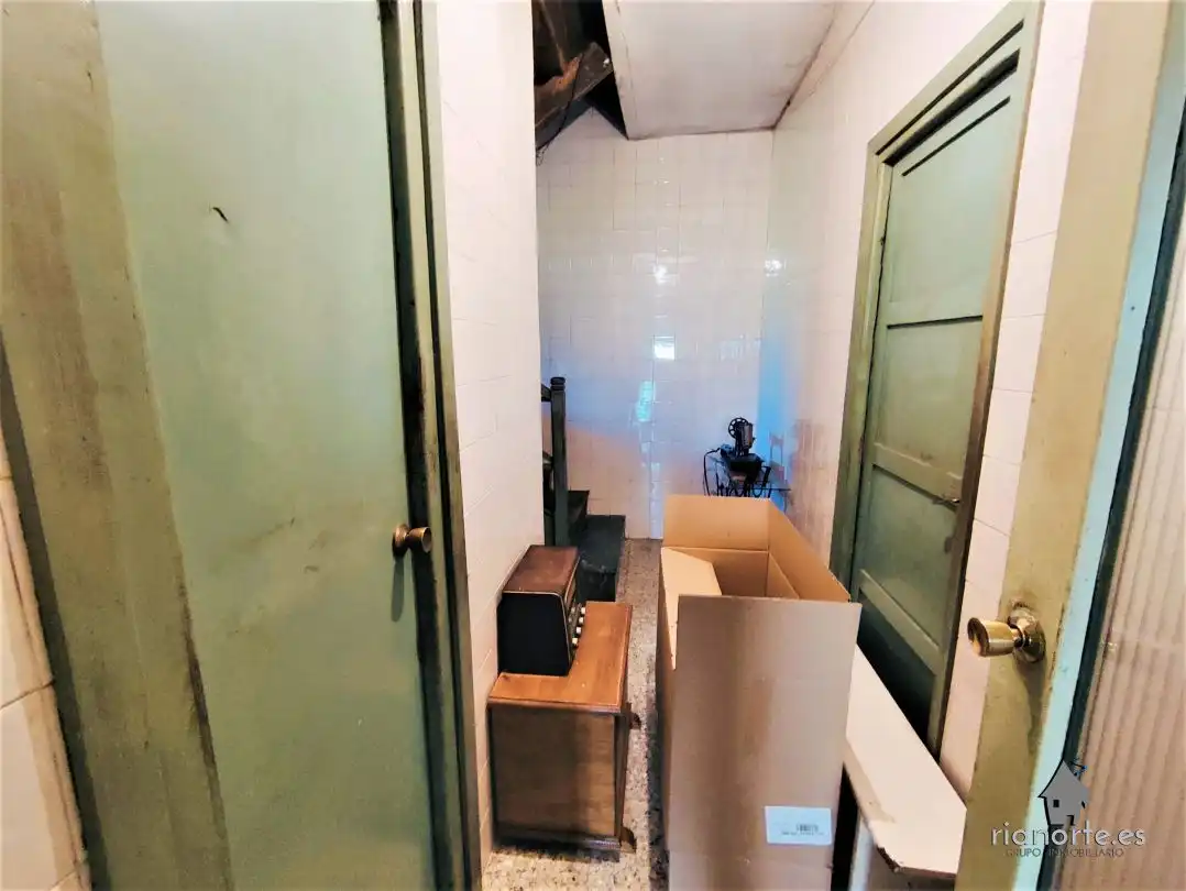 Casa o xalet en venda en Las Regueras   amb Traster