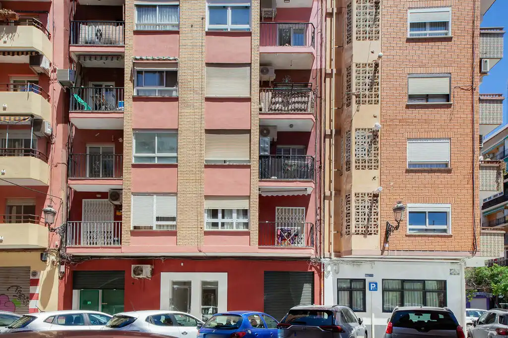 Vista exterior de Pis en venda en Valencia amb Balcó