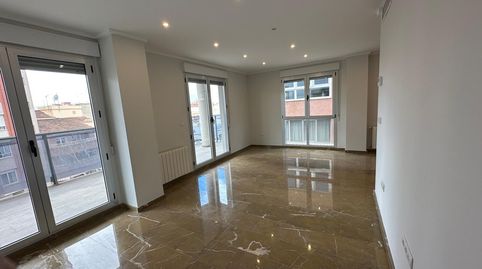 Foto 2 de Piso en venta en Calle Joaquín María López, Las Cruces, Villena