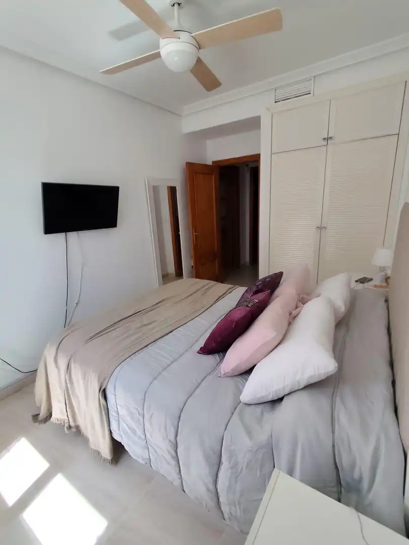 Schlafzimmer von Erdgeschoss zum Verkauf in Águilas mit Klimaanlage, Heizung und Privatgarten