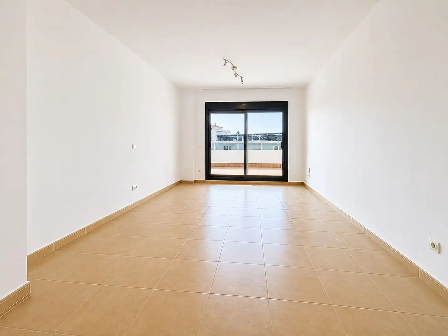 Sala d'estar de Apartament en venda en Mijas amb Aire condicionat, Calefacció i Jardí privat
