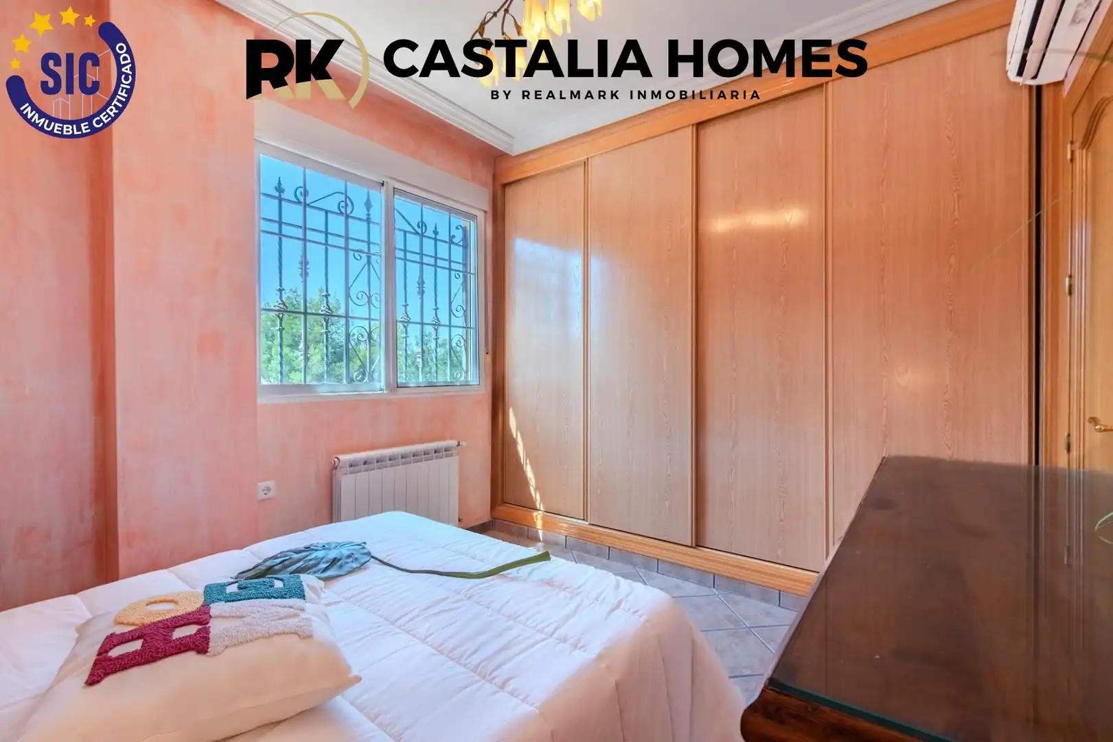 Dormitori de Casa o xalet en venda en Borriol amb Aire condicionat, Calefacció i Jardí privat